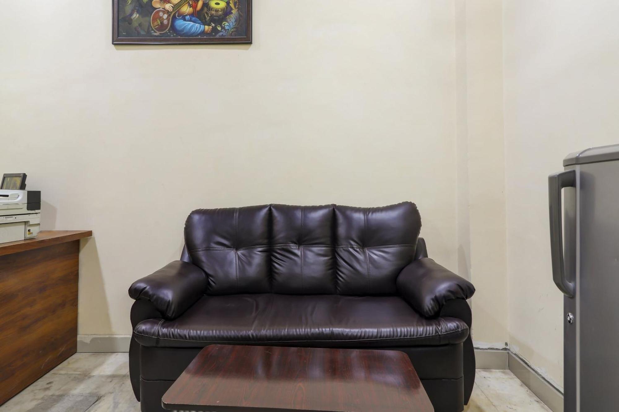 Hotel O Rsquare Elite Sururnagar 外观 照片