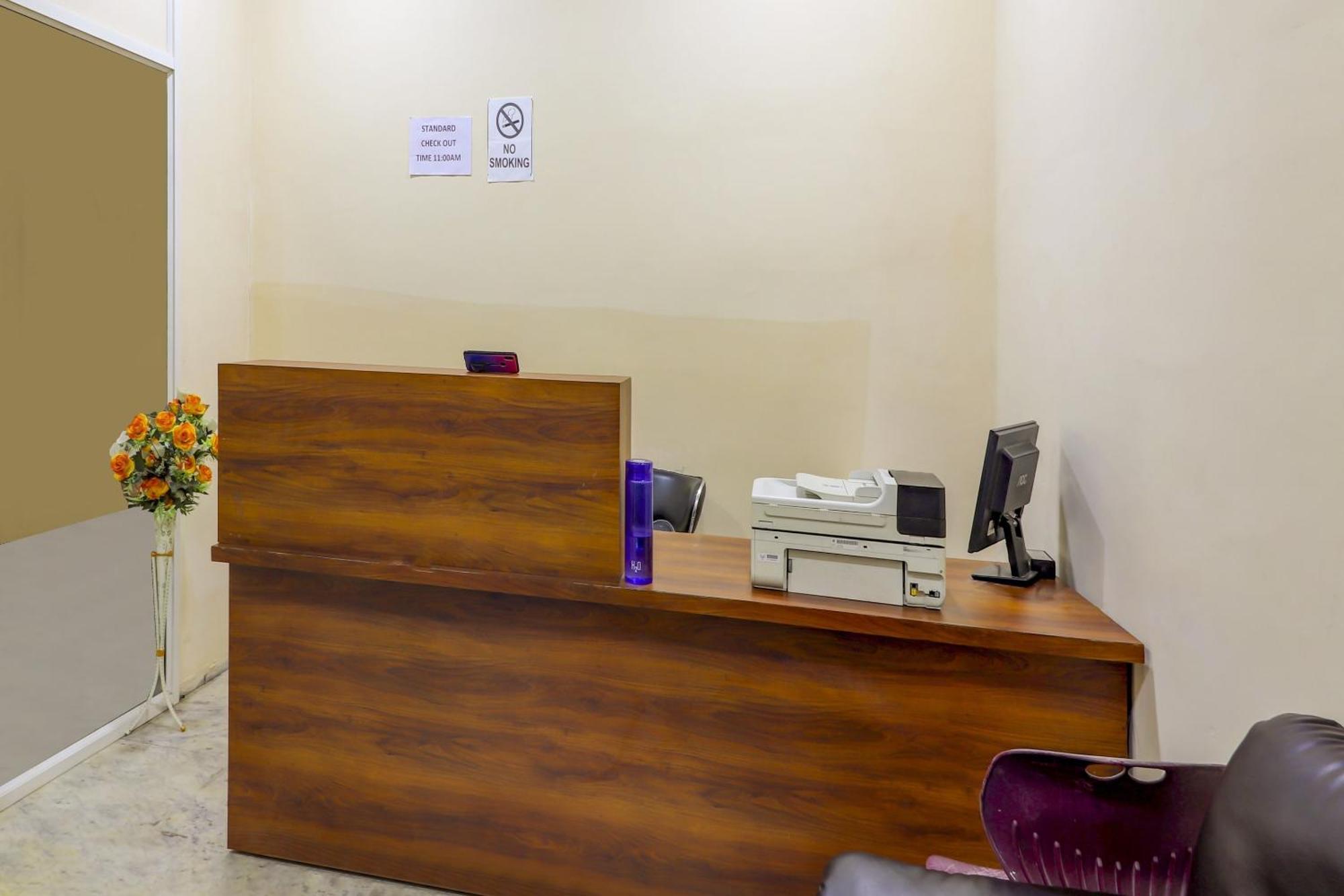 Hotel O Rsquare Elite Sururnagar 外观 照片